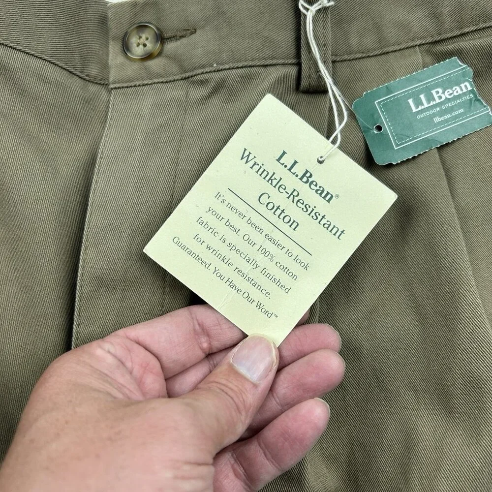 LL Bean Men's Wrinkle-Free Double Chinos, 30w, 26 Inseam , NWT